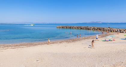 Apartment Brisa Marina with Sea View, Mountain View, Wi-Fi, A/C, Balcony & Garden
