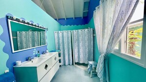 Bathroom - Tailor-made house and table d'hôtes for holidaymakers and business travelers (Le Gosier)