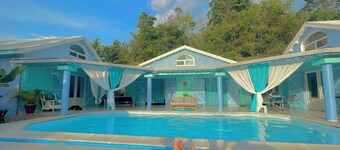 Tailor-made house and table d'hôtes for holidaymakers and business travelers