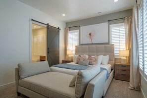 5 bedrooms, iron/ironing board, WiFi, wheelchair access