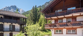 Holiday Apartment Casa Lorenz 2 with Mountain View, Wi-Fi & Garden