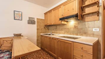 冷蔵庫、電子レンジ、コンロ、食器洗い機