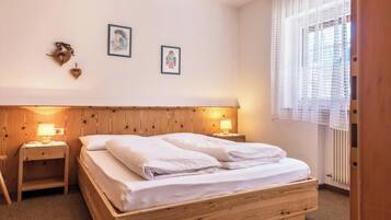 1 chambre, fer et planche Ă  repasser, Wi-Fi gratuit, draps fournis