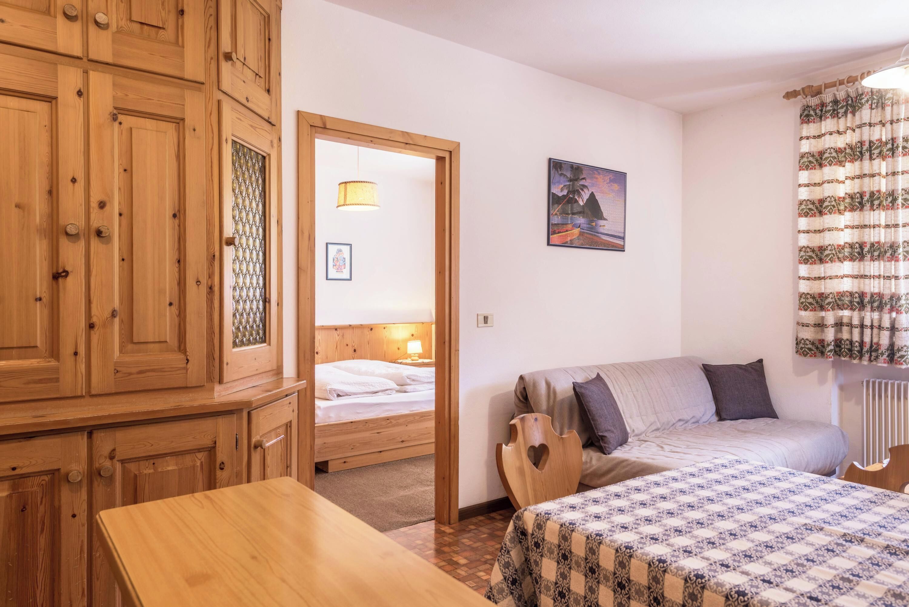 1 chambre, fer et planche à repasser, Wi-Fi gratuit, draps fournis