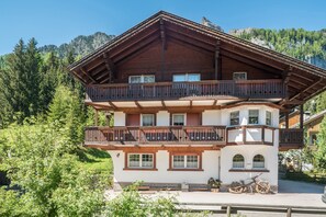 Esterni