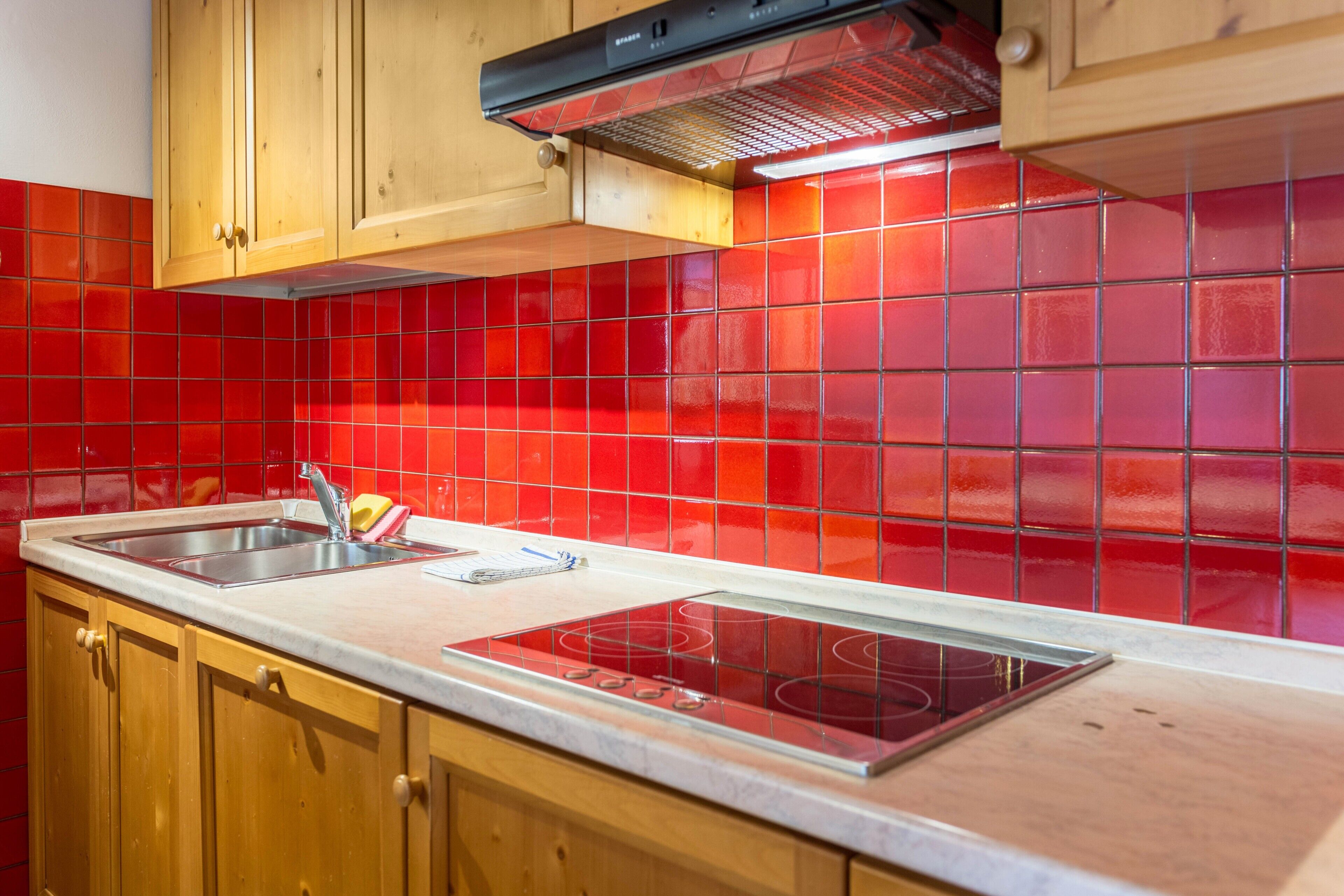 Geladeira, micro-ondas, cooktop, lava-louças