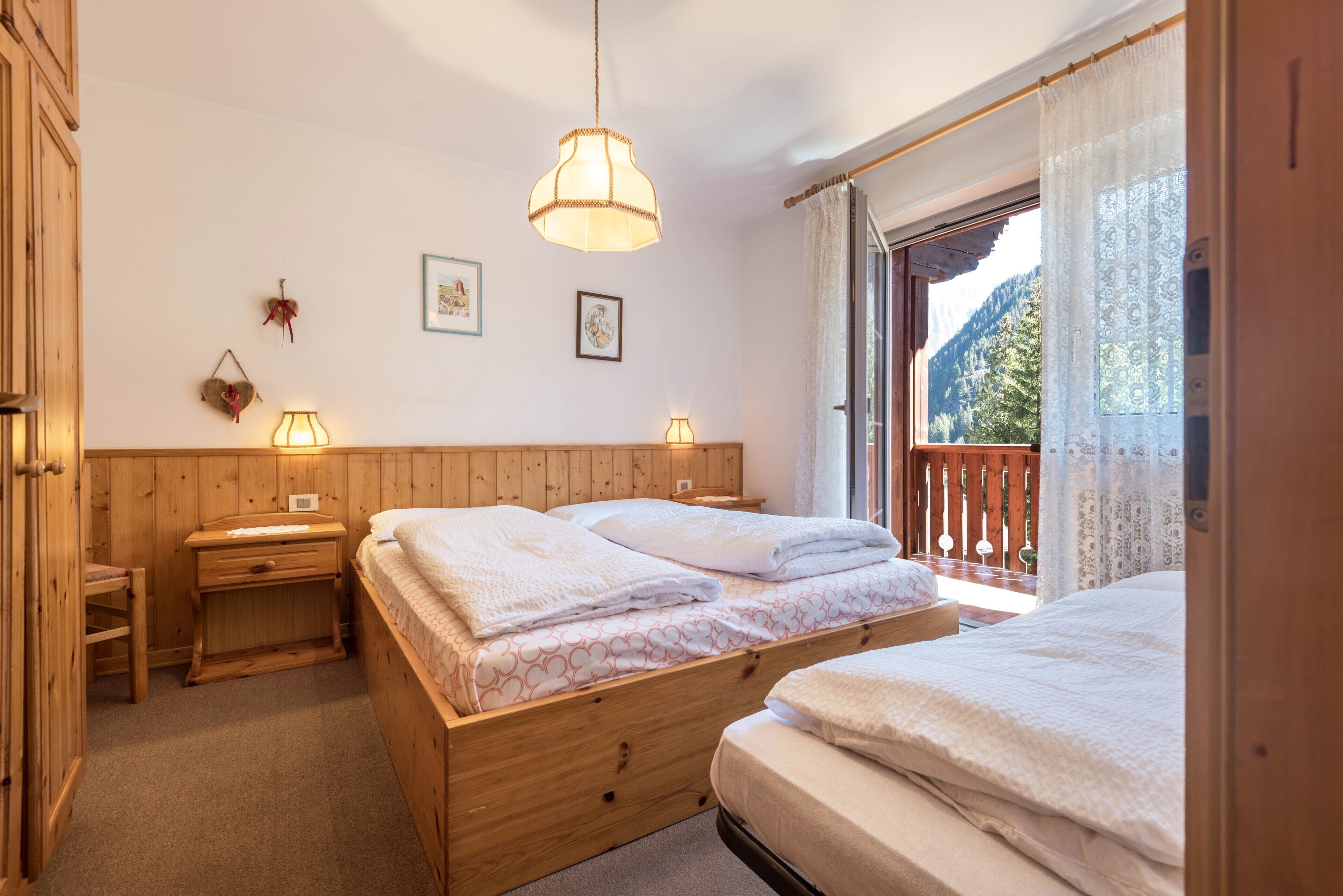 1 slaapkamer, een strijkplank/strijkijzer, gratis wifi, beddengoed