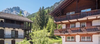 Holiday Apartment Casa Lorenz 4 with Mountain View, Wi-Fi and Garden
