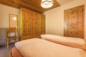 1 dormitorio, tabla de planchar con plancha, wifi gratis y ropa de cama