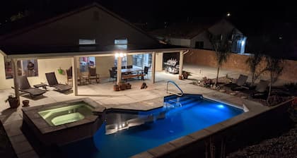 Visit Sunny Haven! Private Pool & Spa - Family & Dog Friendly - Mountain Views
