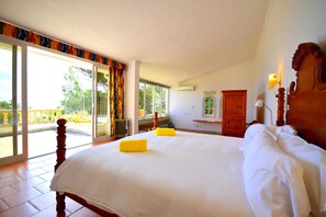 5 Schlafzimmer, Bügeleisen/Bügelbrett, Reisekinderbett, WLAN