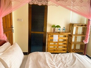 6 Schlafzimmer, Schreibtisch, kostenloses WLAN, Bettwäsche