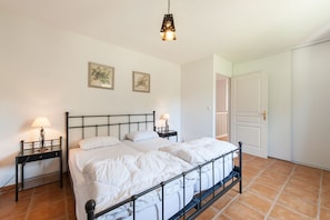 4 chambres, fer et planche Ă repasser, Wi-Fi gratuit, draps fournis