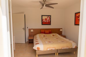 4 chambres, fer et planche à repasser, Wi-Fi gratuit, draps fournis