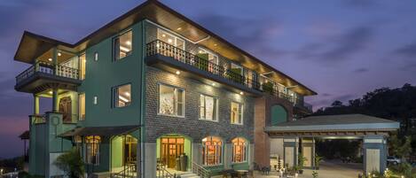 Fachada de la propiedad