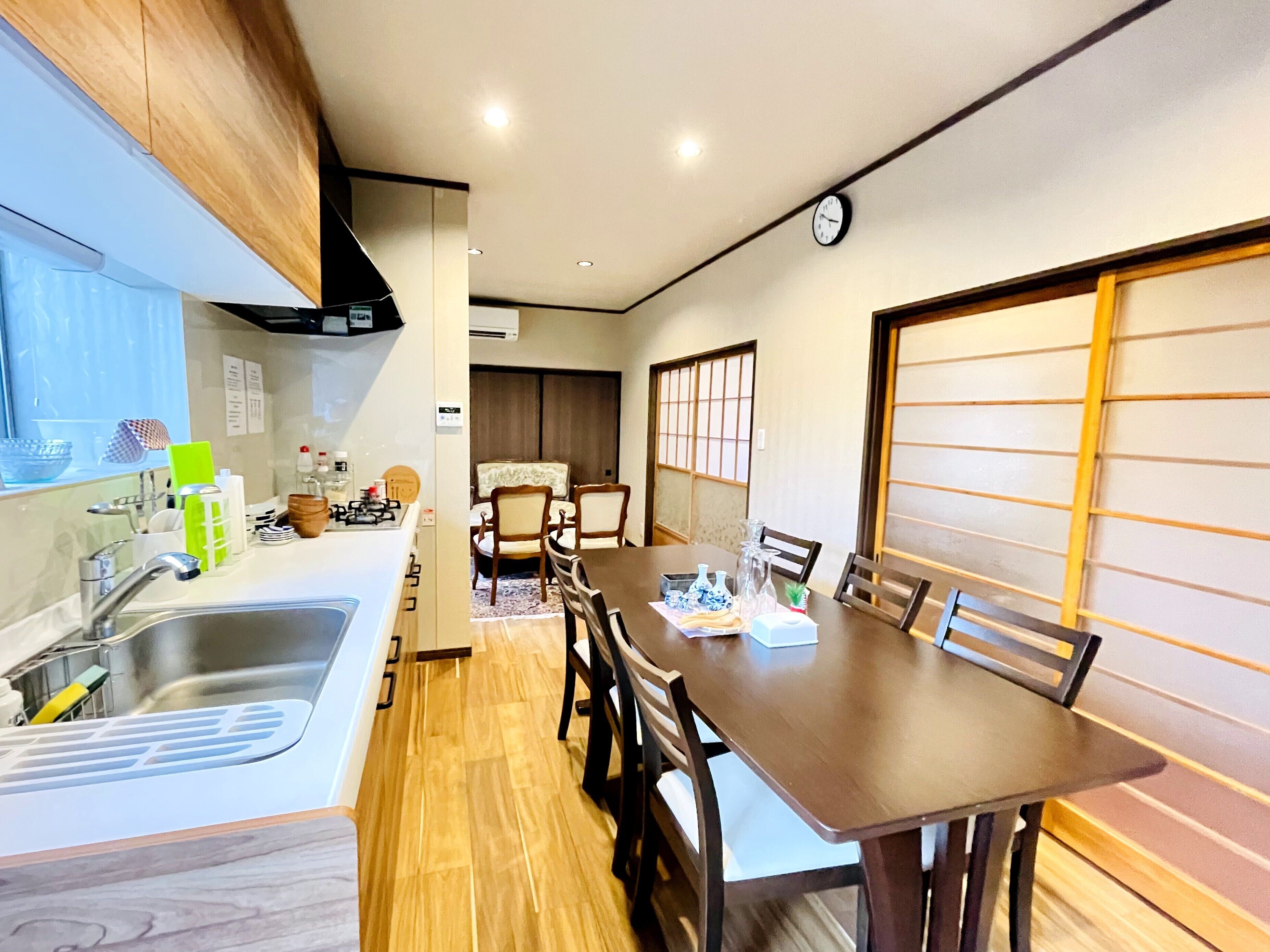 ファミリー ハウス 禁煙 | 客室内のダイニングエリア