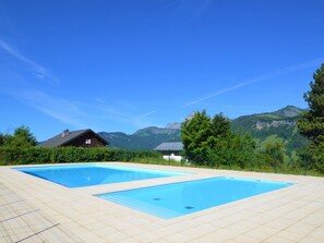 Outdoor pool - Spacious apartment near slopes, pool, pets allowed (Notre-Dame-de-Bellecombe)