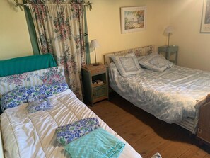 2 bedrooms, iron/ironing board, travel crib