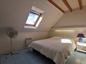 2 bedrooms - Duplex T3 avec Piscine à 350m de la Plage – 6 Couchages, Balcon, Parkings, Proche Commerces (Carnac)