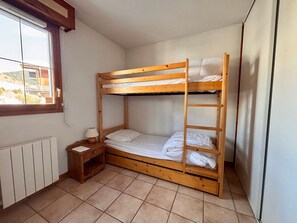 2 bedrooms