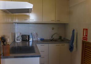 Unclassified image, 4 of 13, button