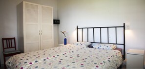 Unclassified image, 2 of 13, button