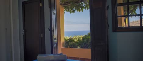 2 bedrooms, in-room safe, travel cot, WiFi