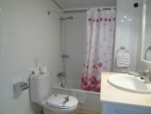 Shower, towels