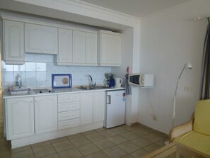 Kühlschrank, Mikrowelle