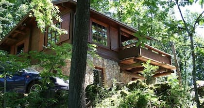 Cozy and special log cabin on the Diemelsee