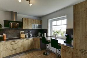 Kühlschrank, Herdplatte, Geschirrspüler