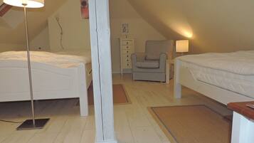 2 Schlafzimmer, Schreibtisch, Reisekinderbett, WLAN
