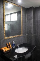 Ducha, artículos de tocador gratuitos, jabón, shampoo