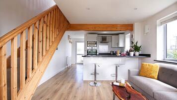 TV connectée, livres, chaßne hi-fi