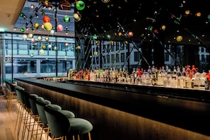 Bar (on property) - Motel One Stuttgart-Hauptbahnhof (Stuttgart)
