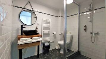 Exclusive-studio | Kylpyhuone | Pyyhkeet, vessapaperi