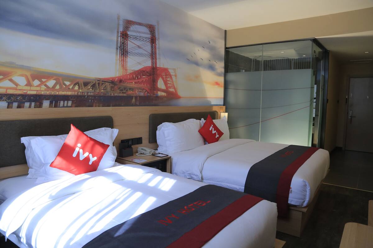 Standard Twin Room, Refrigerator | In-room safe, desk, iron/ironing board (on request), WiFi (free)