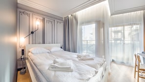 Studio Suite (12) | Living area | Flat-screen TV