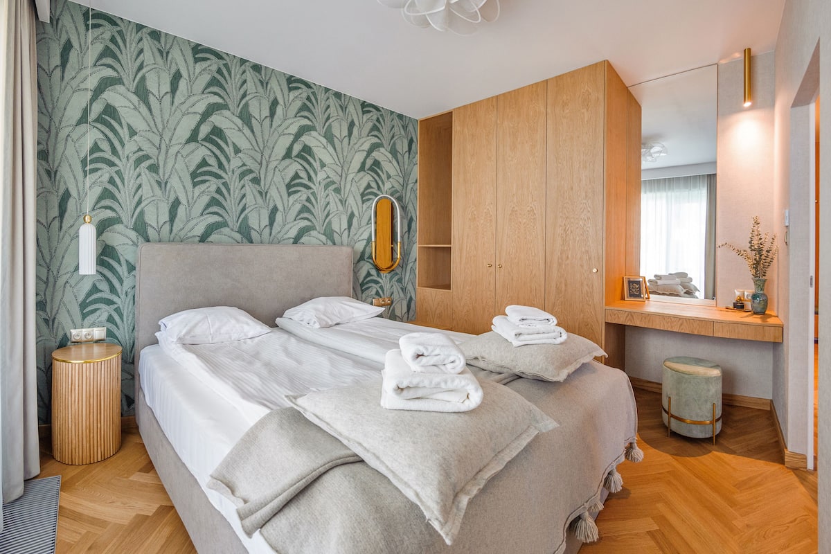 Apartment (6, ul. Rybickiego 2)