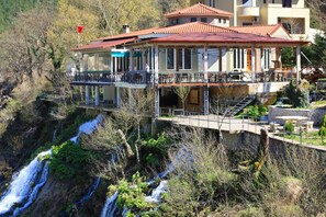 Restaurant - Hotel Gryka e Kelcyres (Këlcyrë)