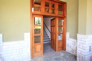 Entrada al alojamiento