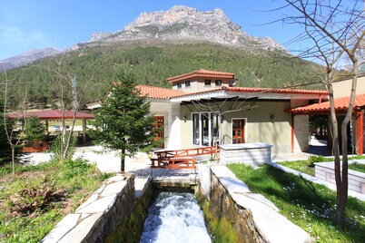 Hotel Gryka e Kelcyres（格列卡厄凯尔西雷斯酒店）