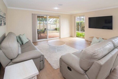 ***Mainsail Views- Free WIFI**