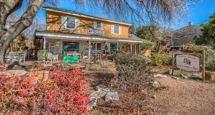 Binky's Nest 1 Bedroom Home by RedAwning