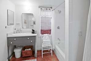 Casa de campo, 1 habitación | Baño | Toallas y shampoo