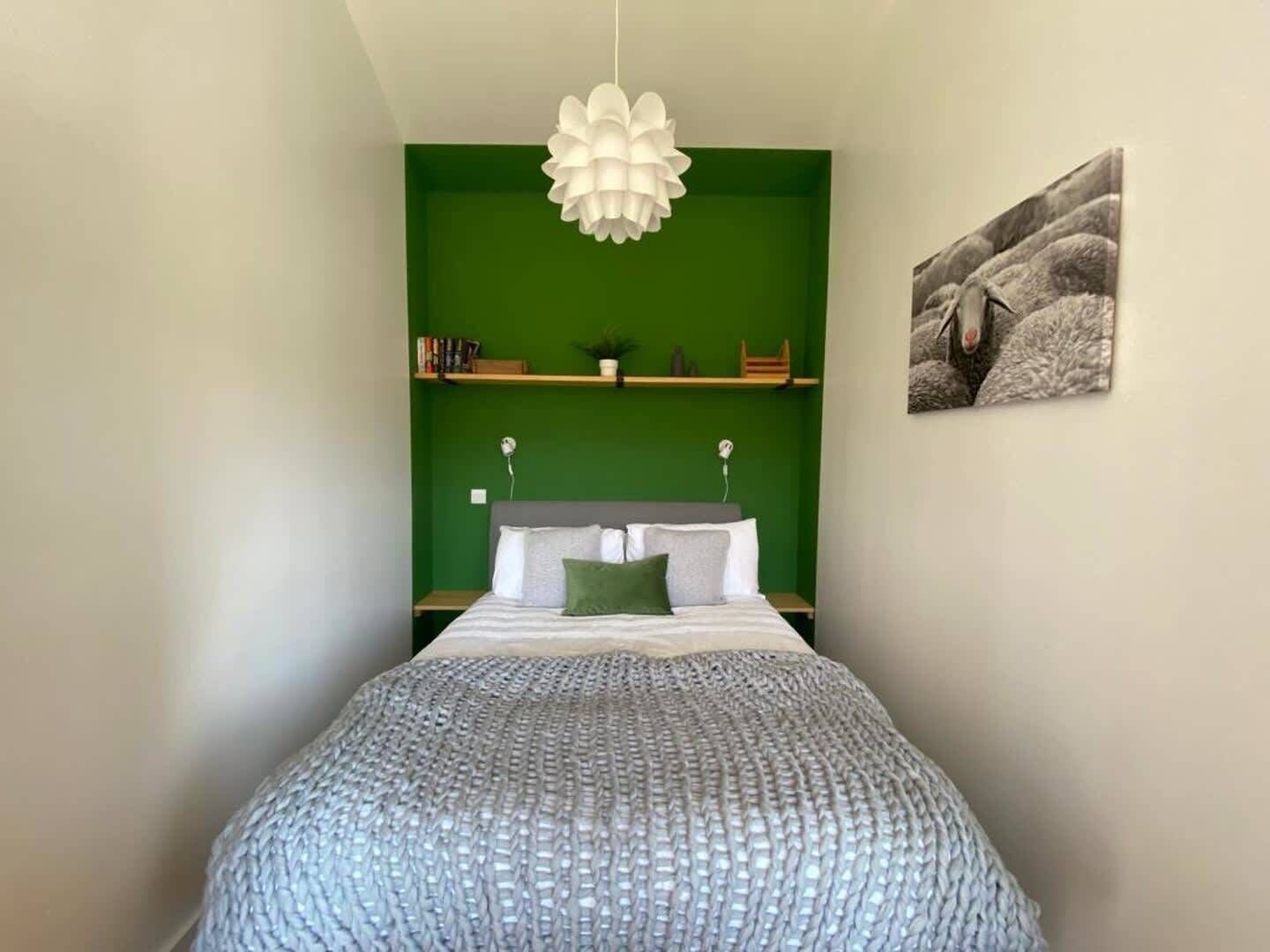 1 chambre, fer et planche à repasser, Wi-Fi, draps fournis