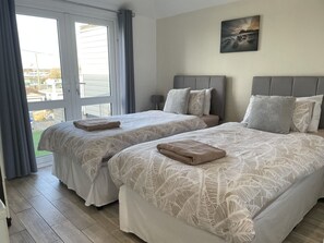 2 多间卧室、熨斗/熨衣板、WiFi、床单