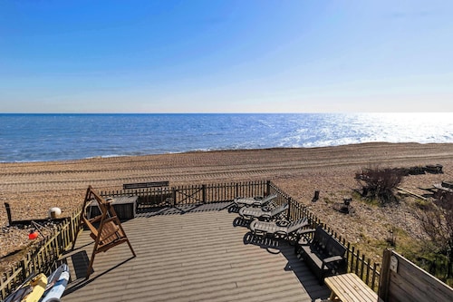 Oceanfront Beach House - Family-Friendly