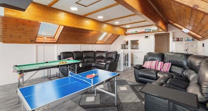 Oceanfront Beach House - Family-Friendly