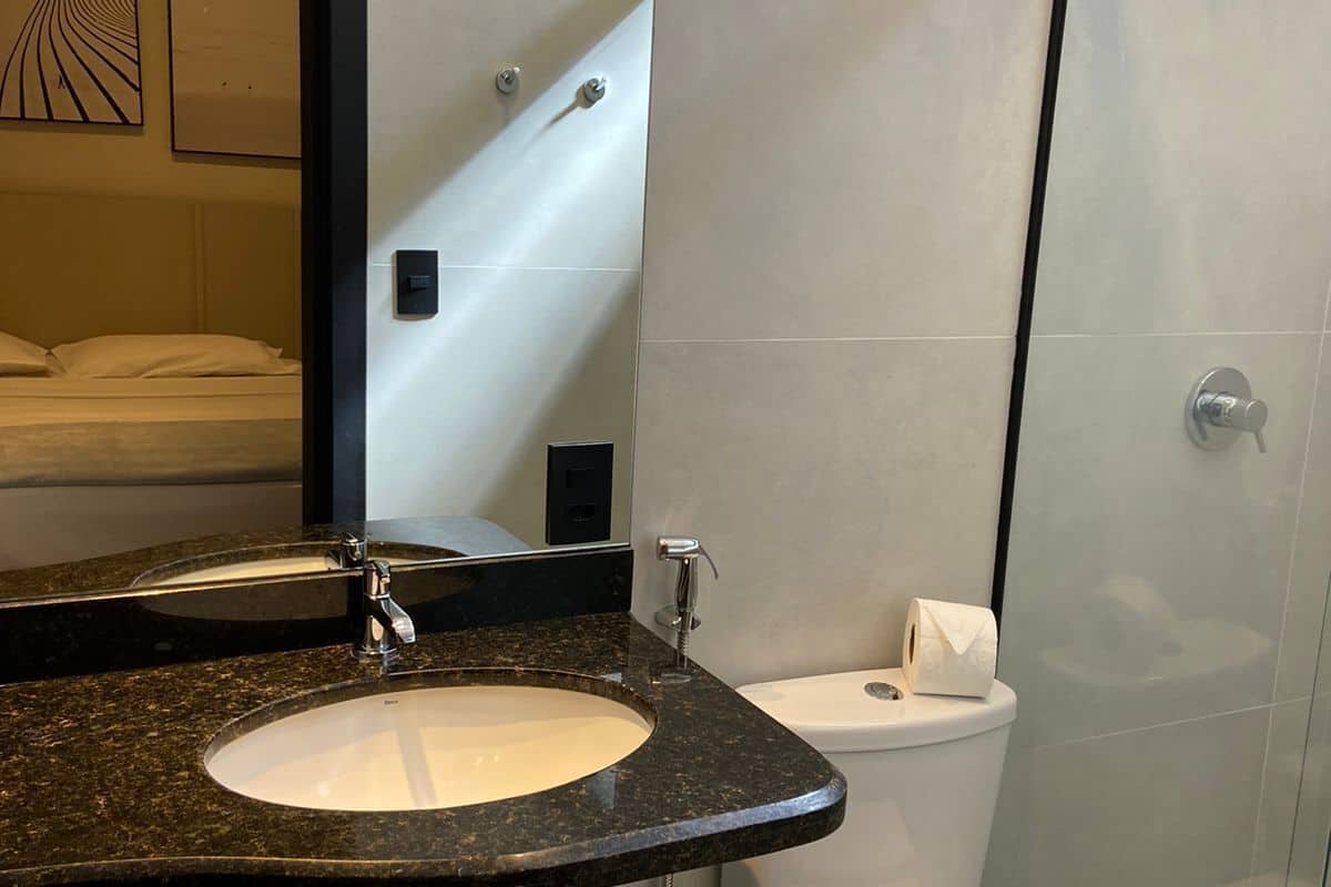 shower, towels, soap, shampoo